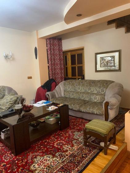 Casă cu 5 camere cu Teren 530 Mp în Central