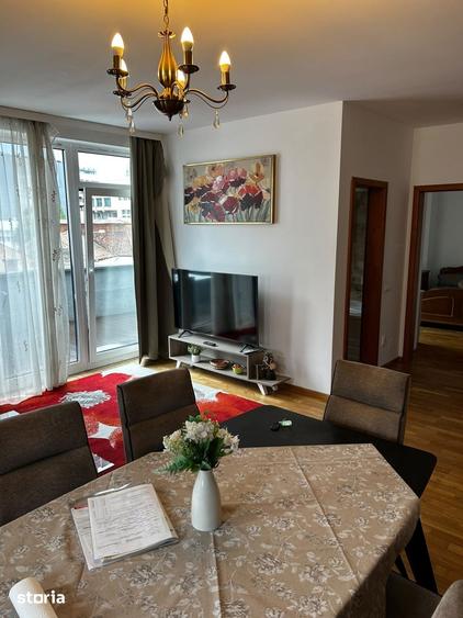 Apartament cu 3 camere semidecomandat în Central