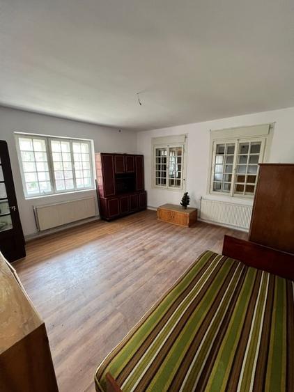 Casă individuală cu 6 camere cu Teren 1850 Mp în Sânandrei