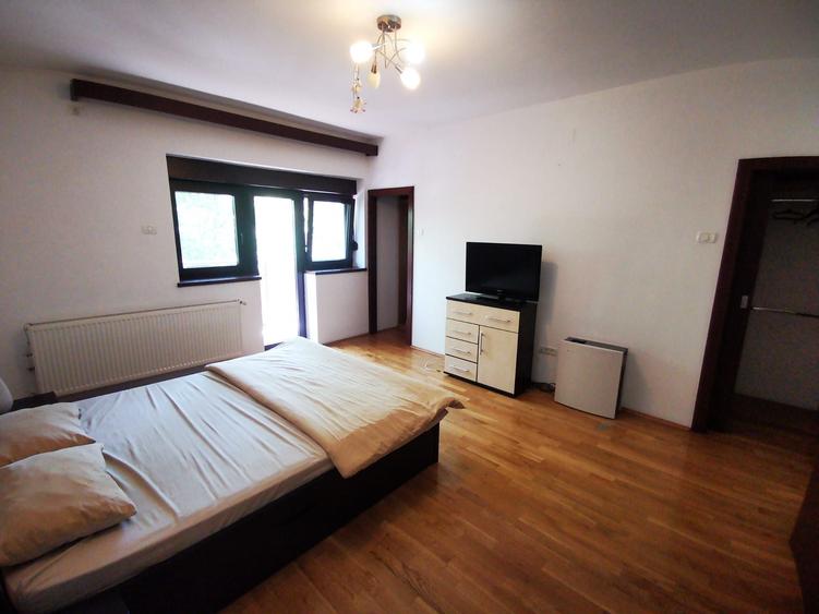 Casă cu 6 camere cu Canalizare în Bogdăneștilor