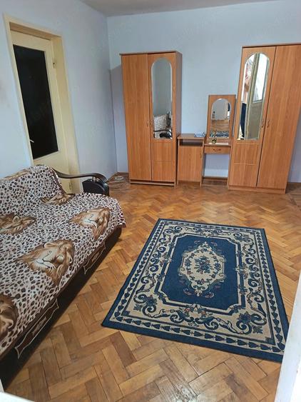 Apartament cu 2 camere semidecomandat, mobilat în Ultracentral