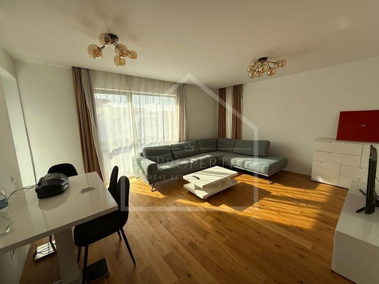 Apartament cu 2 camere semidecomandat, mobilat în Sisești