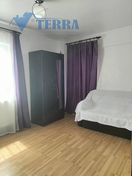Garsonieră decomandată în Central