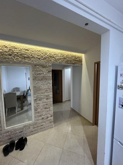 Apartament cu 3 camere decomandat în Micălaca