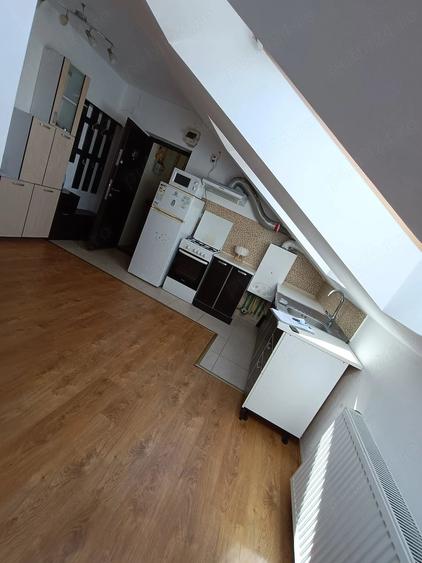 Apartament cu 2 camere decomandat în Florești