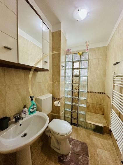 Apartament cu 3 camere semidecomandat în Zorilor