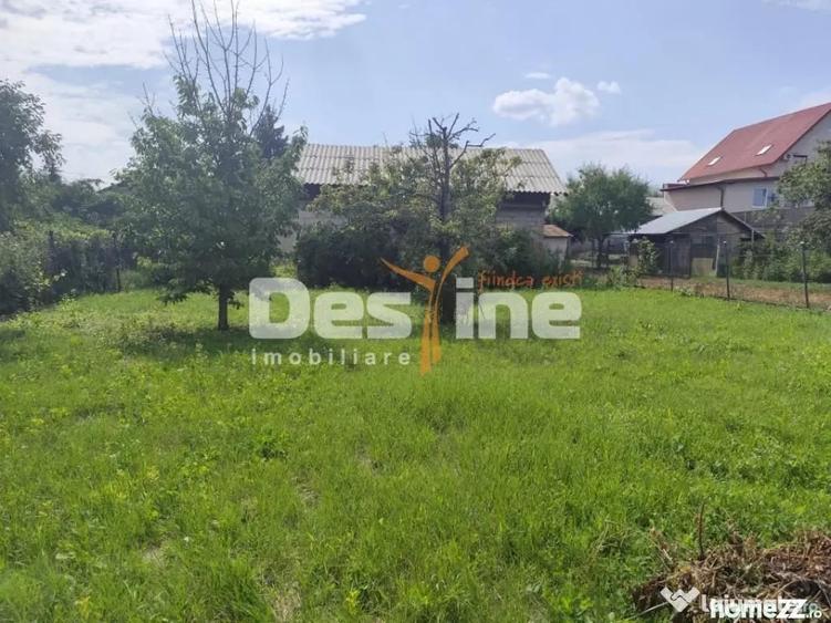 Casă cu 4 camere cu Teren 1075 Mp în Cătina