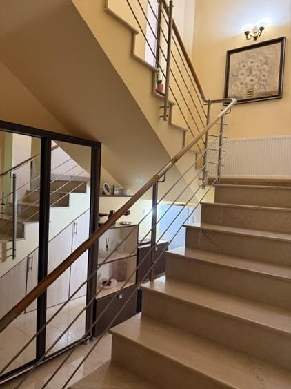 Casă cu 4 camere cu Teren 611 Mp în Central