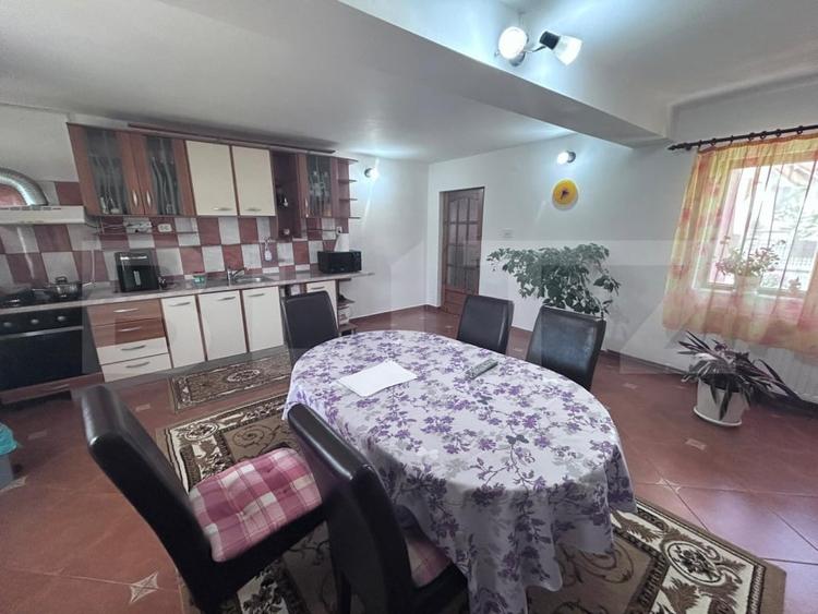 Casă individuală cu 5 camere cu Canalizare în Primăverii