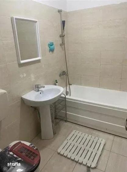 Apartament cu 4 camere decomandat în Rahova
