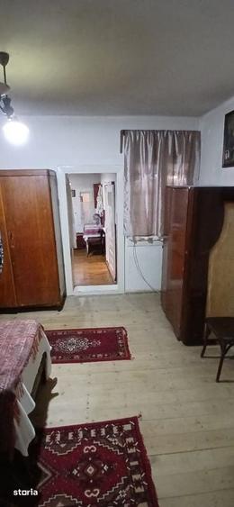 Casă cu 4 camere cu Teren 1315 Mp în Mănăstireni