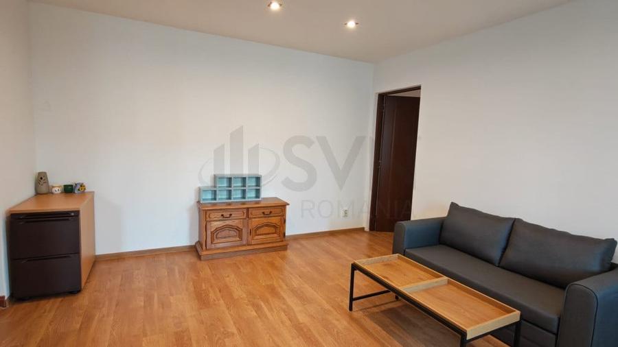Apartament cu 3 camere semidecomandat în Timișoara