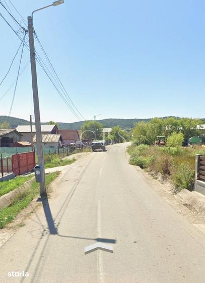 Teren de 800 mp, în Dezmir