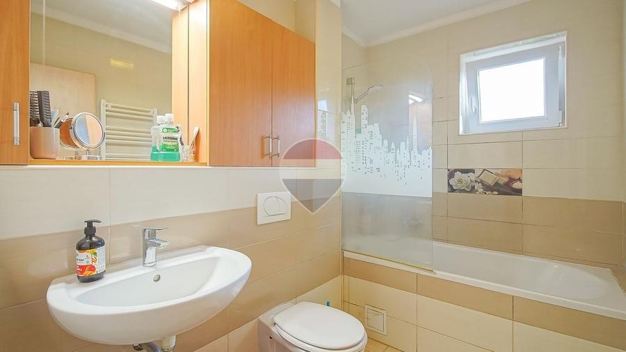 Apartament cu 2 camere decomandat în Tractorul