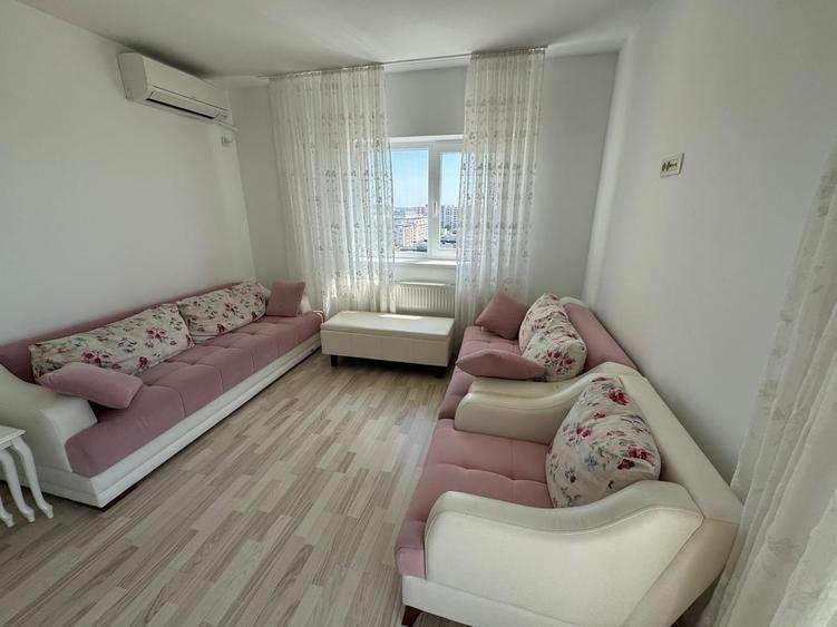 Apartament cu 3 camere semidecomandat în Titan