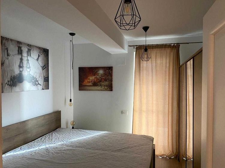 Apartament cu 3 camere decomandat în Sisești