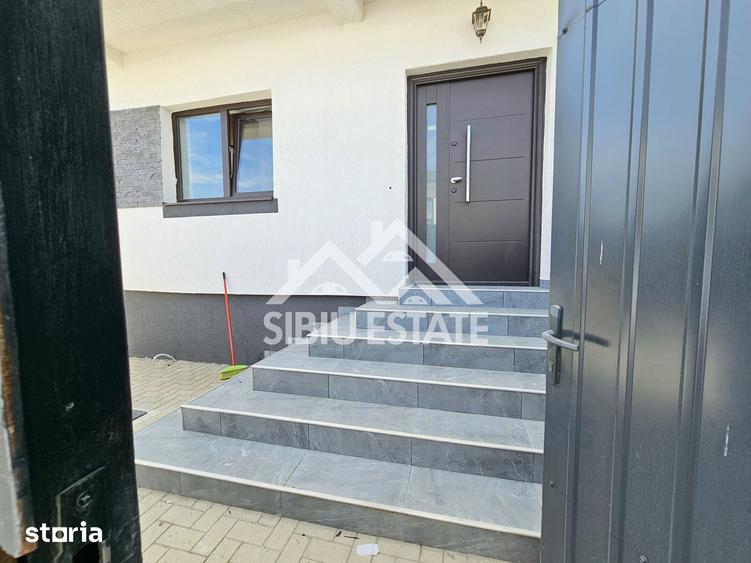 Casă cu 4 camere cu Teren 220 Mp în Central