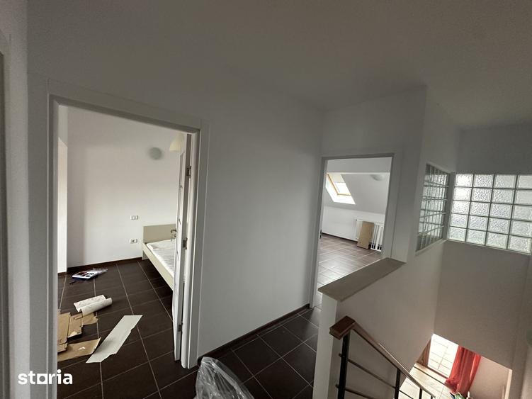 Apartament cu 3 camere semidecomandat în Nord