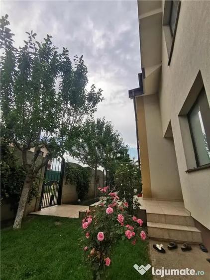 Casă cu 5 camere cu Teren 325 Mp în Chiajna