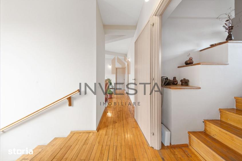 Casă cu 8 camere cu Teren 841 Mp în Zorilor