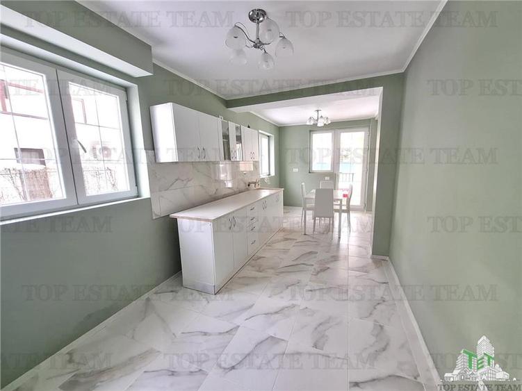 Casă individuală cu 7 camere cu Canalizare în Crevedia