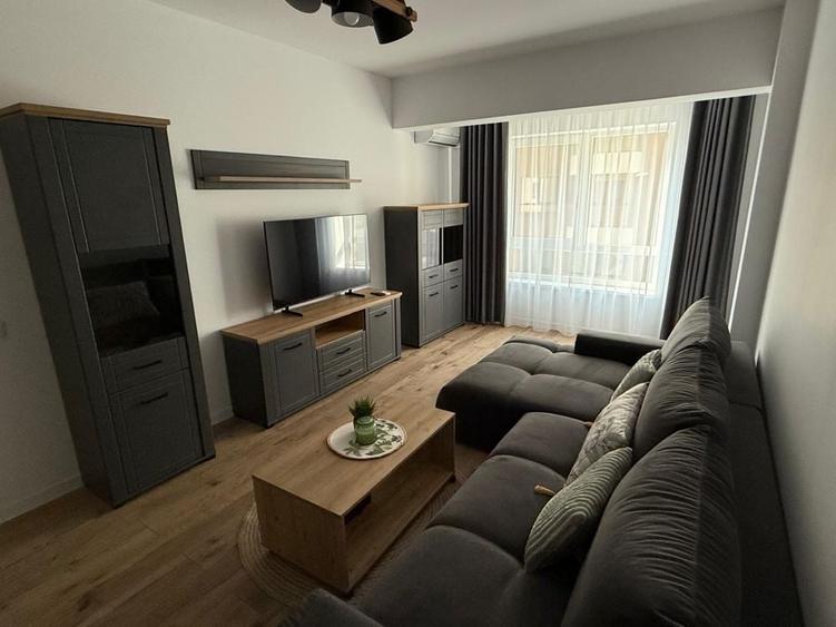 Apartament cu 2 camere decomandat în Central