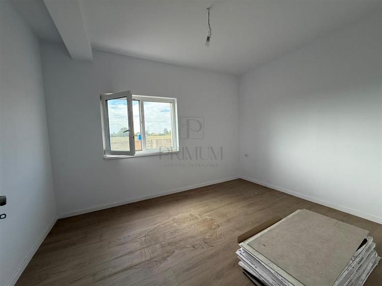 Duplex cu 3 camere cu Canalizare în Moșnița Nouă