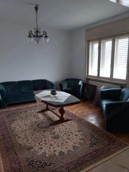 Casă cu 5 camere în Central