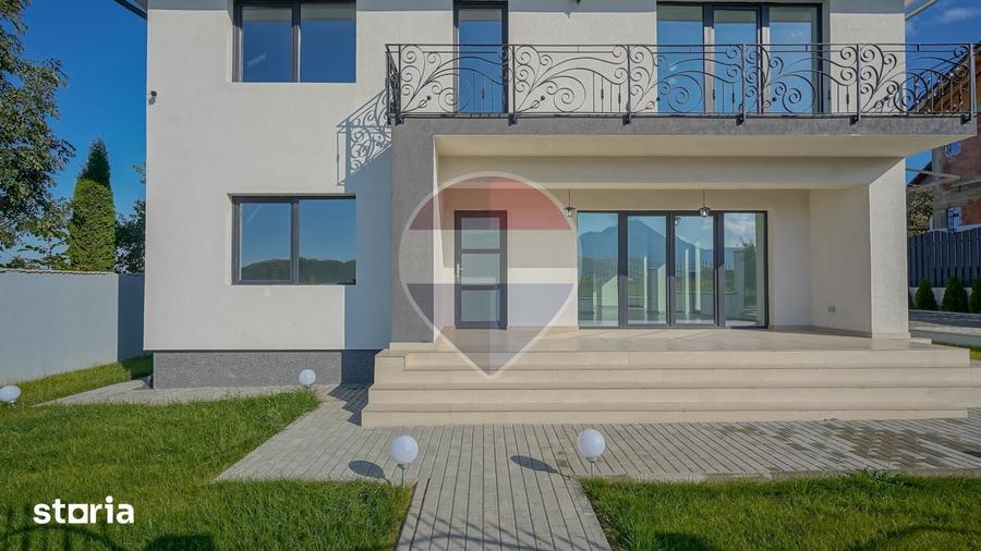 Casă cu 5 camere decomandat cu Teren 400 Mp în Bunloc