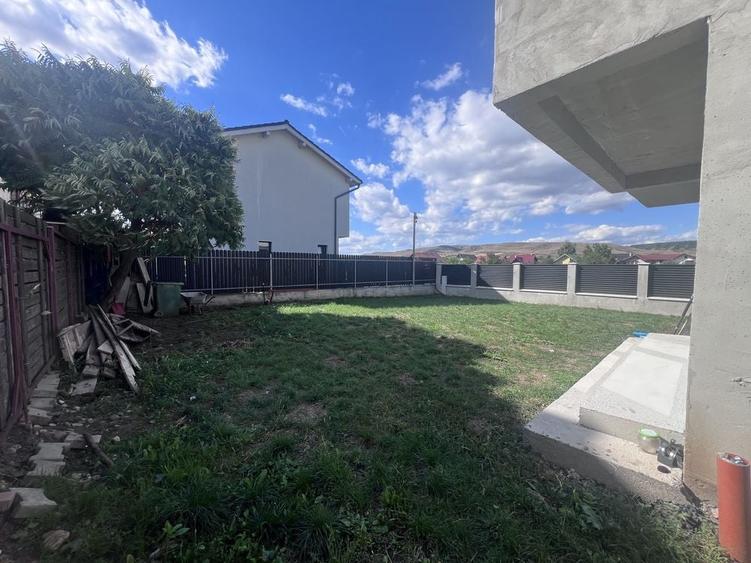 Casă cu 4 camere în Florești