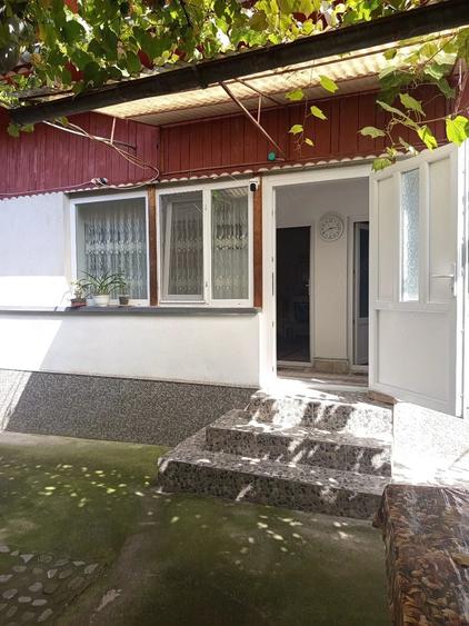 Casă cu 3 camere cu Teren 1000 Mp în Central