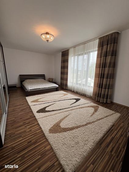 Casă cu 4 camere cu Teren 330 Mp în Bradu