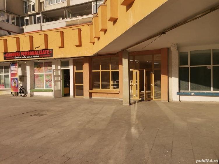 Spațiu comercial, de 260 mp, în Roman