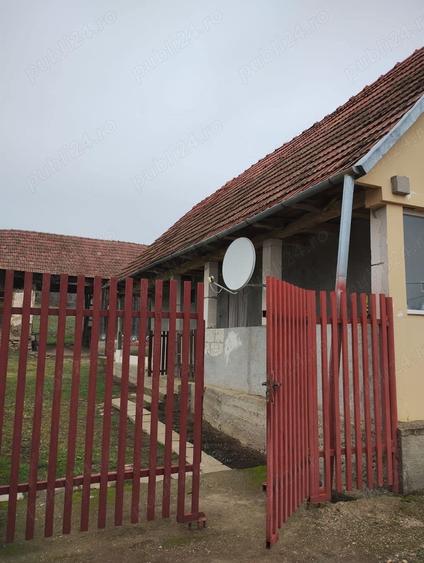 Casă cu 2 camere cu Teren 1200 Mp în Brestovăț