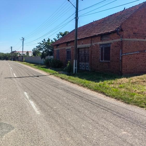 Casă individuală cu 4 camere în Sacoșu Mare
