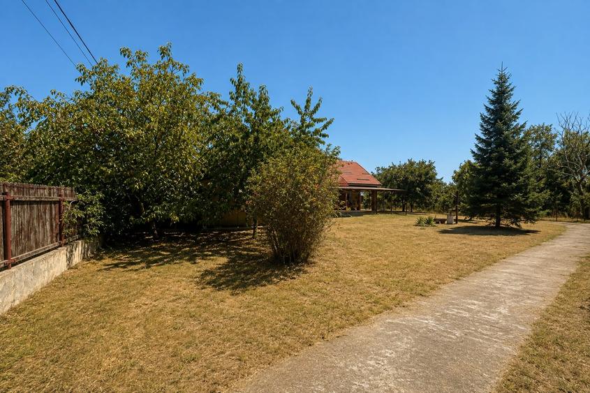 Casă individuală cu 4 camere cu Teren 1528 Mp în Letca Nouă
