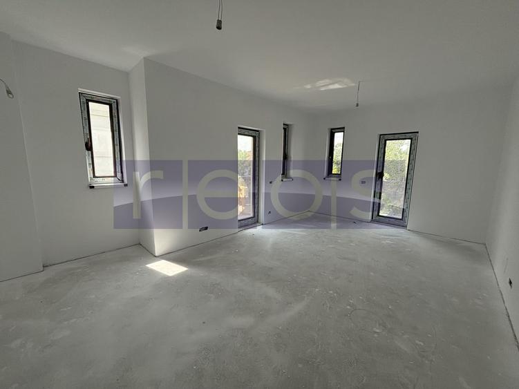 Apartament cu 3 camere în Jiului