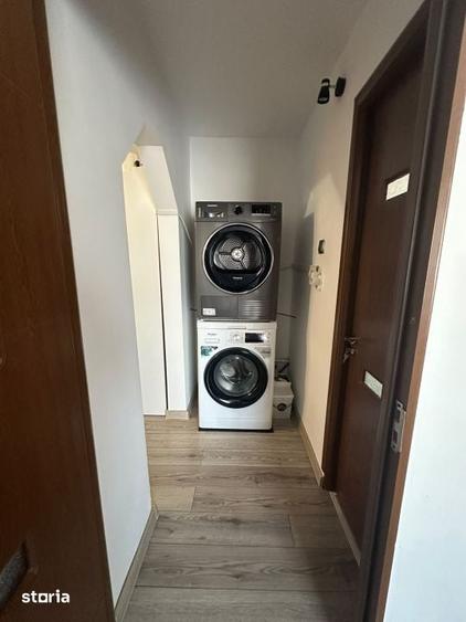 Apartament cu 3 camere decomandat în Craiovița Nouă
