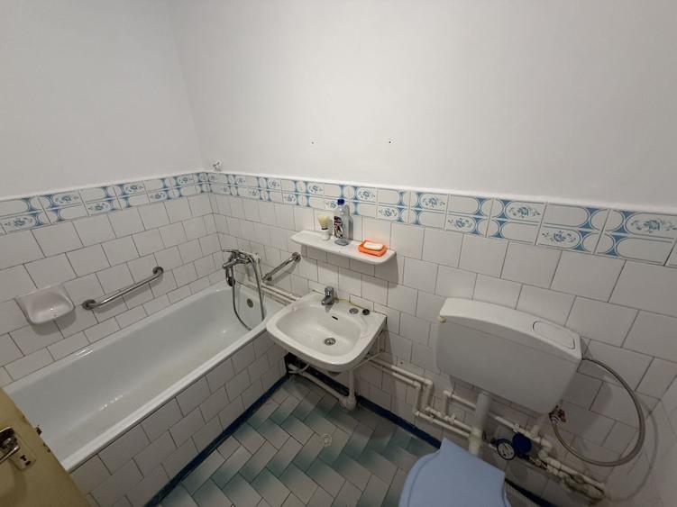 Apartament cu 2 camere decomandat în Anda