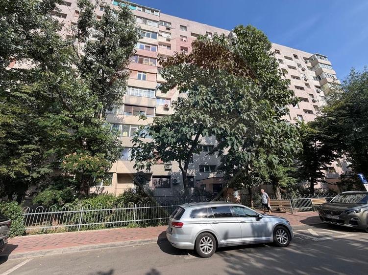 De vanzare Apartament 2 cam zona Titan - Auchan - 1