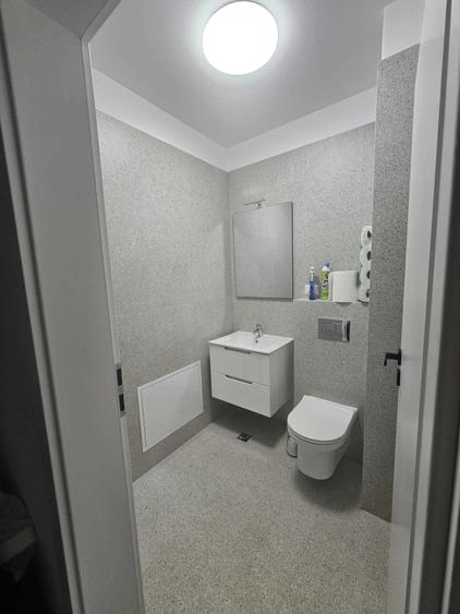 Apartament cu 3 camere semidecomandat în Obcini