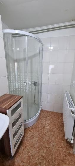 Casă individuală cu 3 camere cu Canalizare în Central