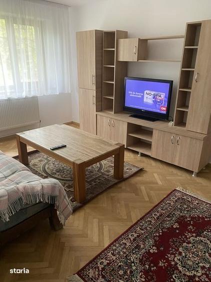 Apartament cu 3 camere, mobilat în Piața Unirii