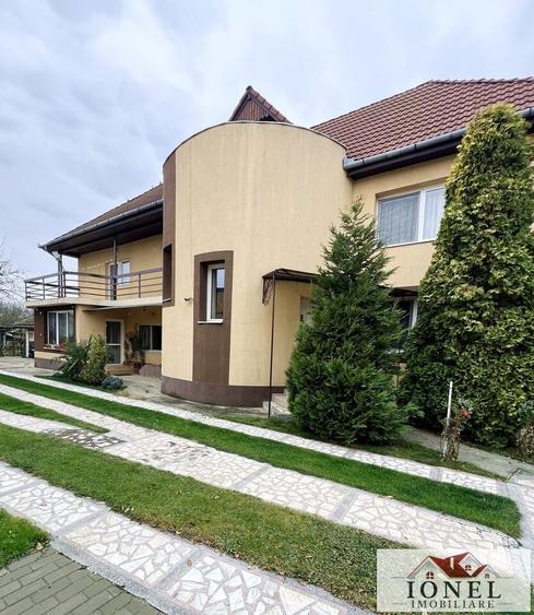 Casă individuală cu 5 camere cu Canalizare în Central