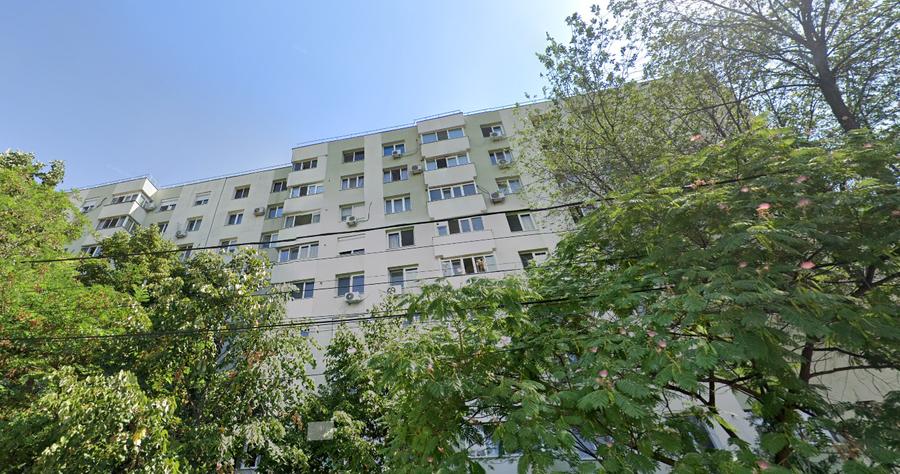 Apartament cu 3 camere semidecomandat în Pantelimon