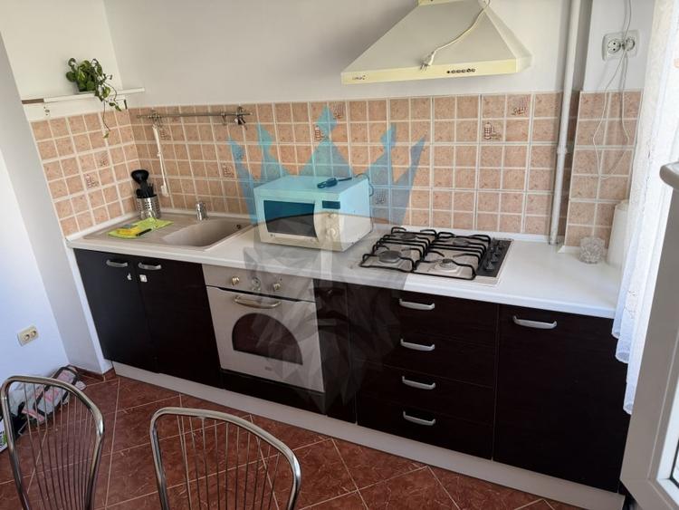 Apartament cu 2 camere semidecomandat, mobilat în Brâncoveanu