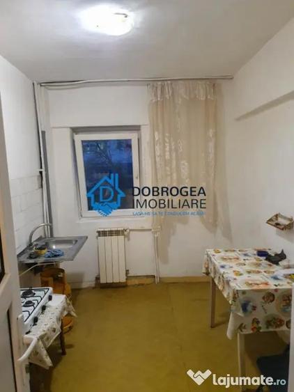 Apartament cu 2 camere decomandat în Păcii