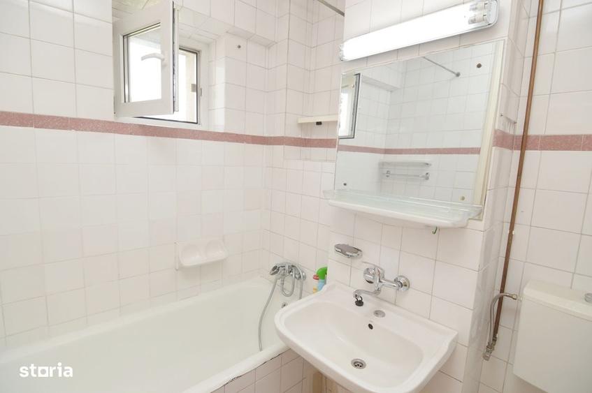 Apartament cu 4 camere decomandat în Titulescu