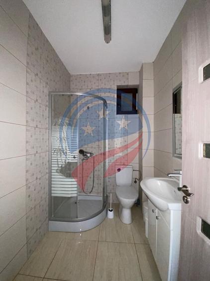 Casă individuală cu 4 camere cu Canalizare în Lăpuș