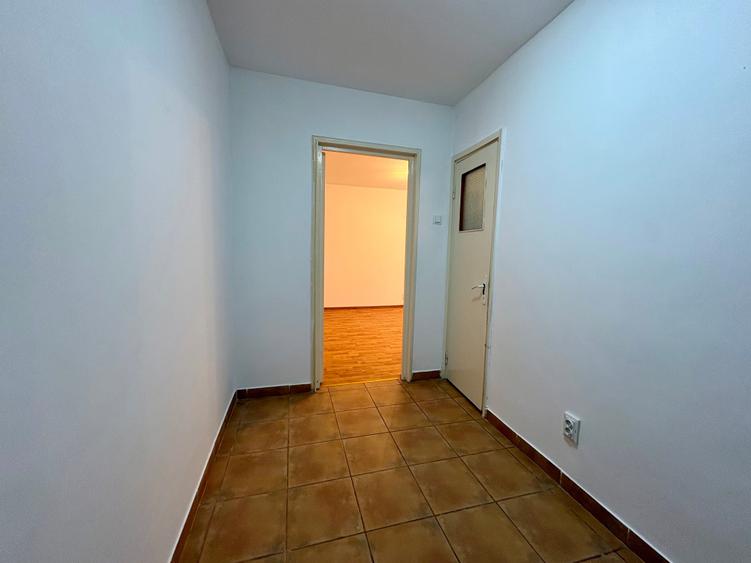 Garsoniera Pta Resita Parter/4 Bloc Reabilitat Metrou 15 Min - 6